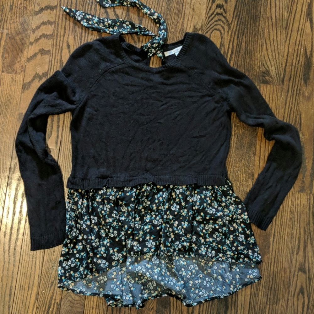 Black sweater with layered attachment floral